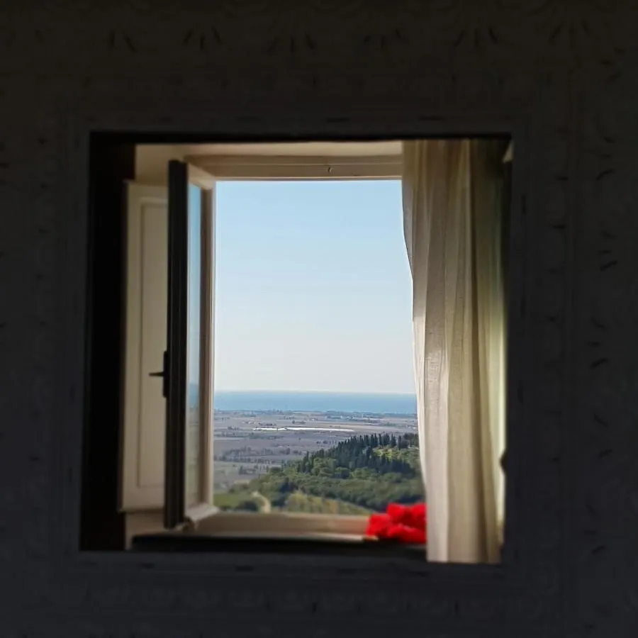 Sestosenso Suites Кампилья-Мариттима 3*,  Италия