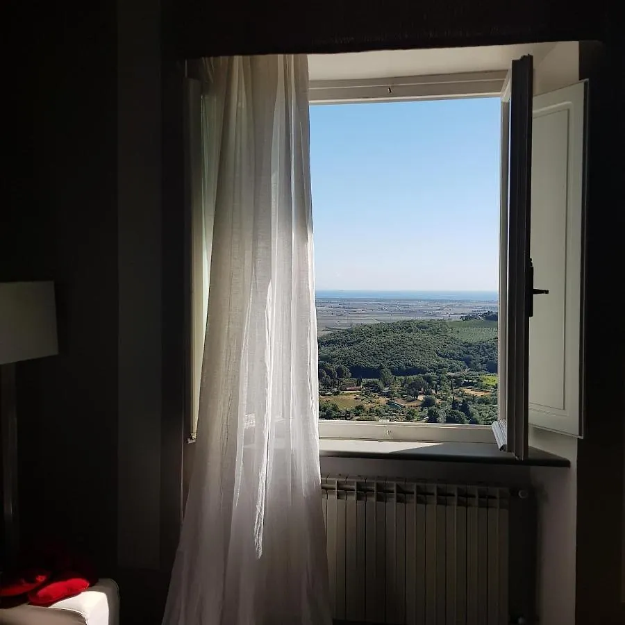 Sestosenso Suites كامبيليا ماريتيما 3*,  إيطاليا